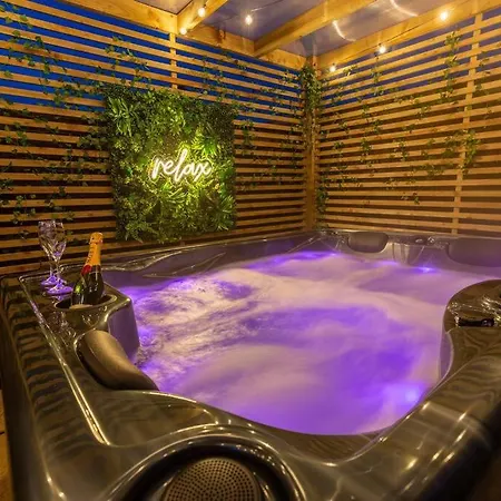 Cosy Hideaway Cottage In Sileby - Private Hot Tub Exterior photo