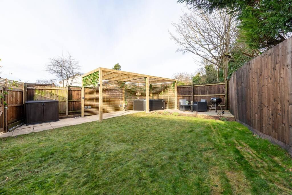 Cosy Hideaway In - Private Hot Tub * Sileby